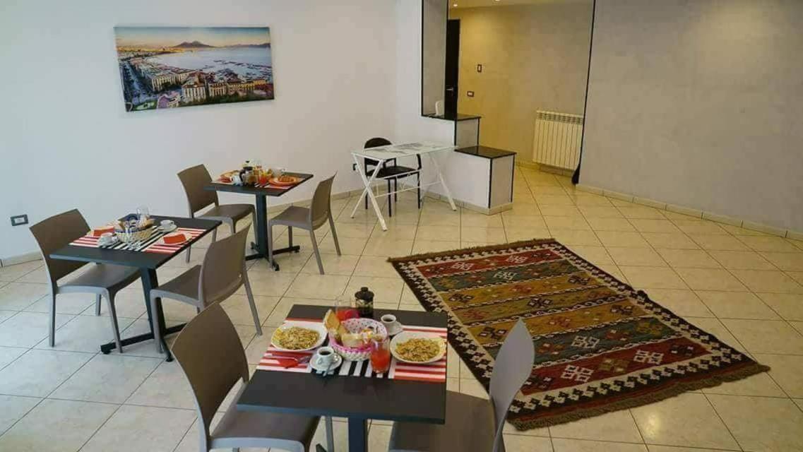 Welcome Inn Napoli Екстер'єр фото